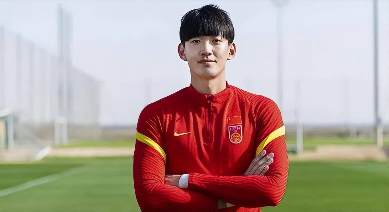 爱游戏-鲁能挑战上港，实力悬殊主场球迷全队士气高昂的简单介绍